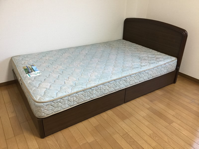 francebed-lucia.jpg