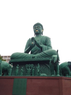 名古屋市千種区桃巌寺の名古屋大仏